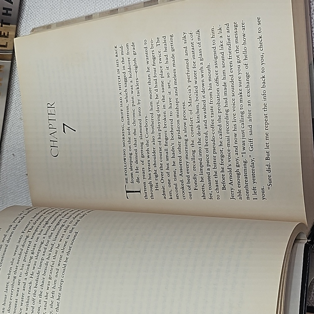 Sandra Brown Novel Bundle - Picture 13 of 16